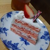 ダブルイチゴのデコレーションケーキ